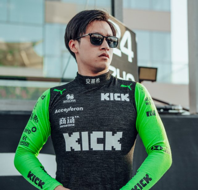 阿斯顿马丁翻盘红牛二队，周冠宇高光表现