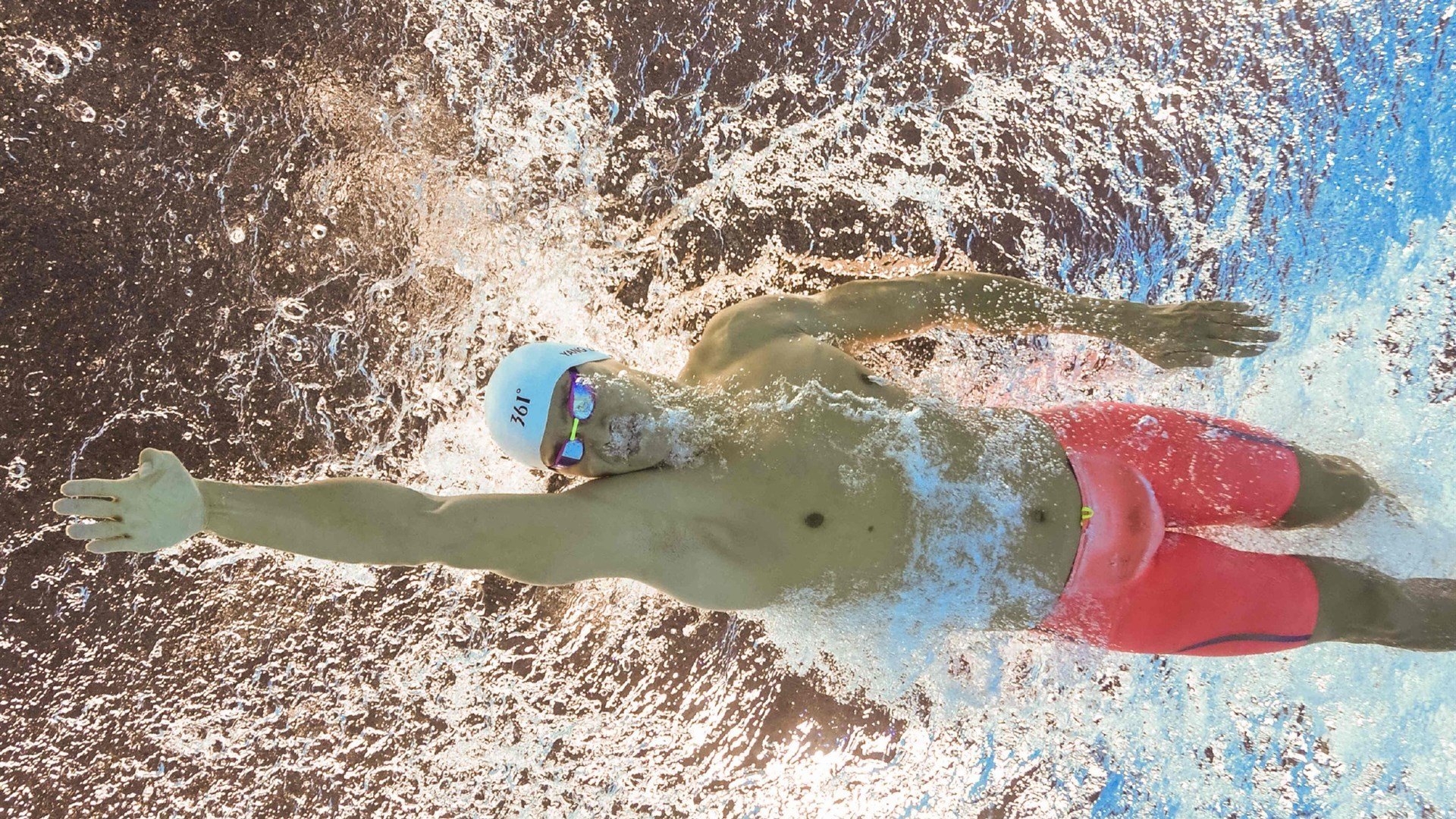 伊拉克连续得分压制南非，穆勒成为关键先生，绿茵场上的降维打击