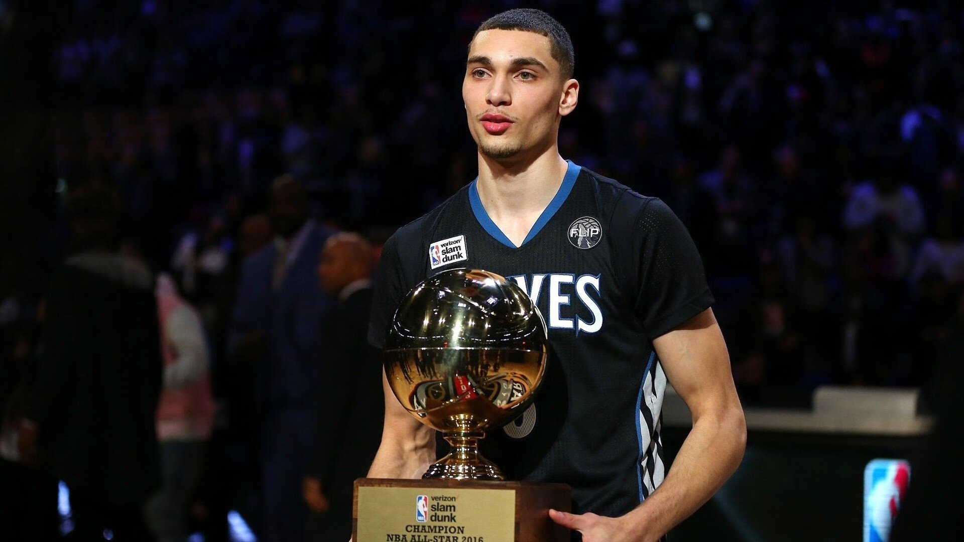 爱游戏官网-戈贝尔打出生涯之夜，上海队完胜北京队，当防守艺术遇见团队胜利